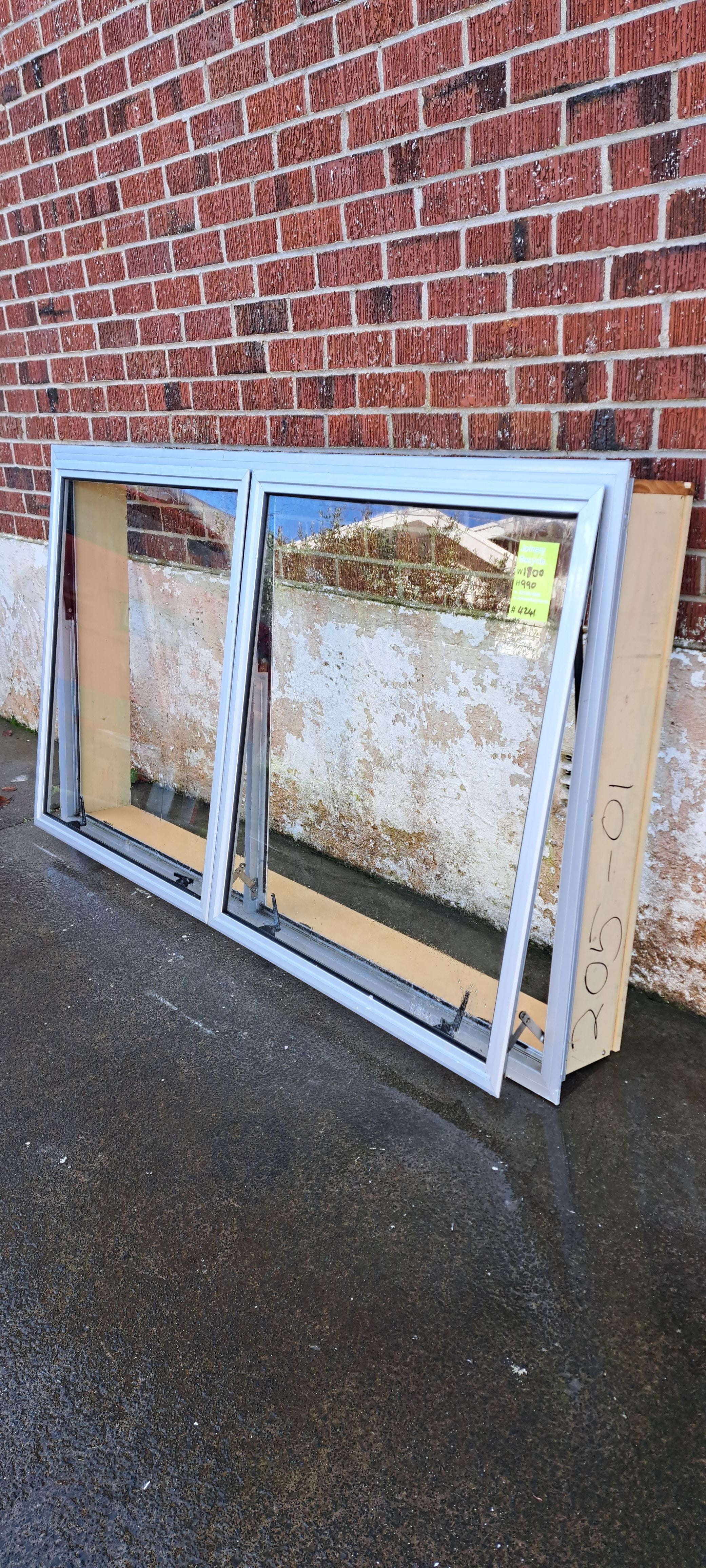 Aluminium Window Colour  1800 W  x 990  H  [#4241  TEMP MA SF] Joinery Recycle