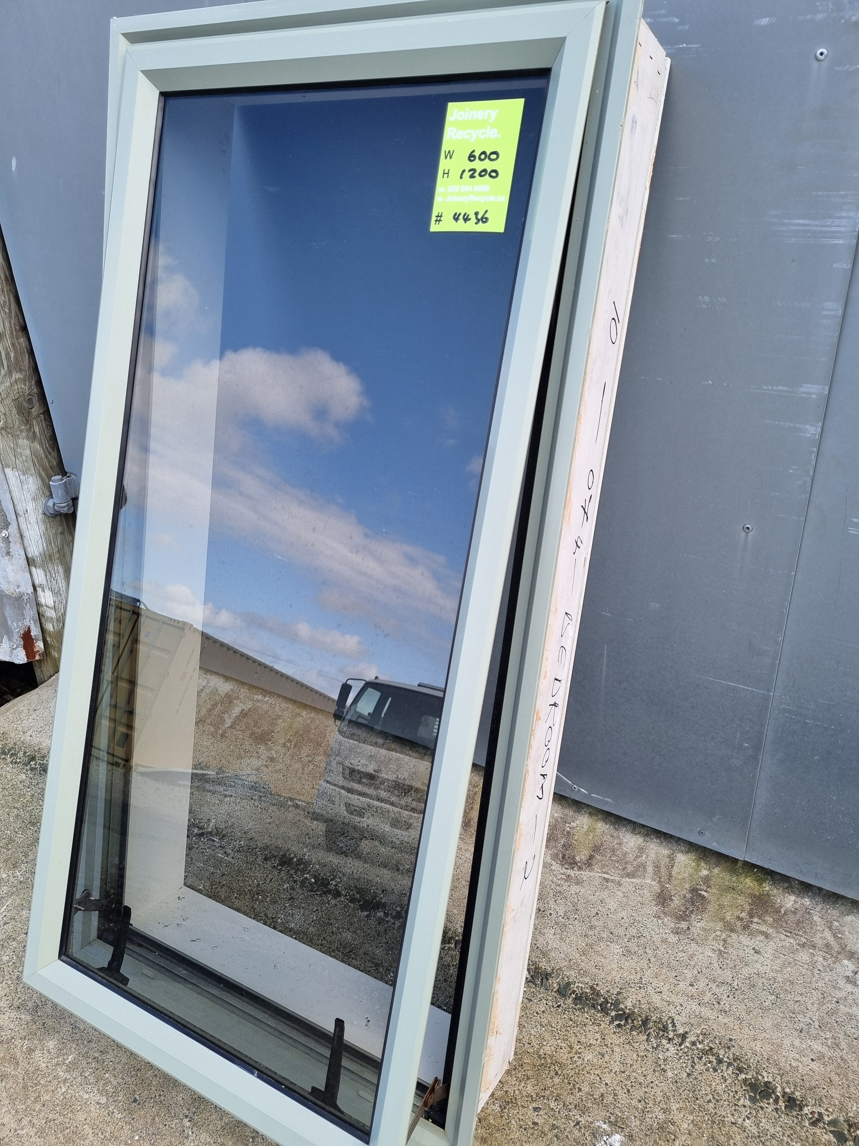 Aluminium Window Green 600 W  x 1200 H  [#4436 SF] Joinery Recycle