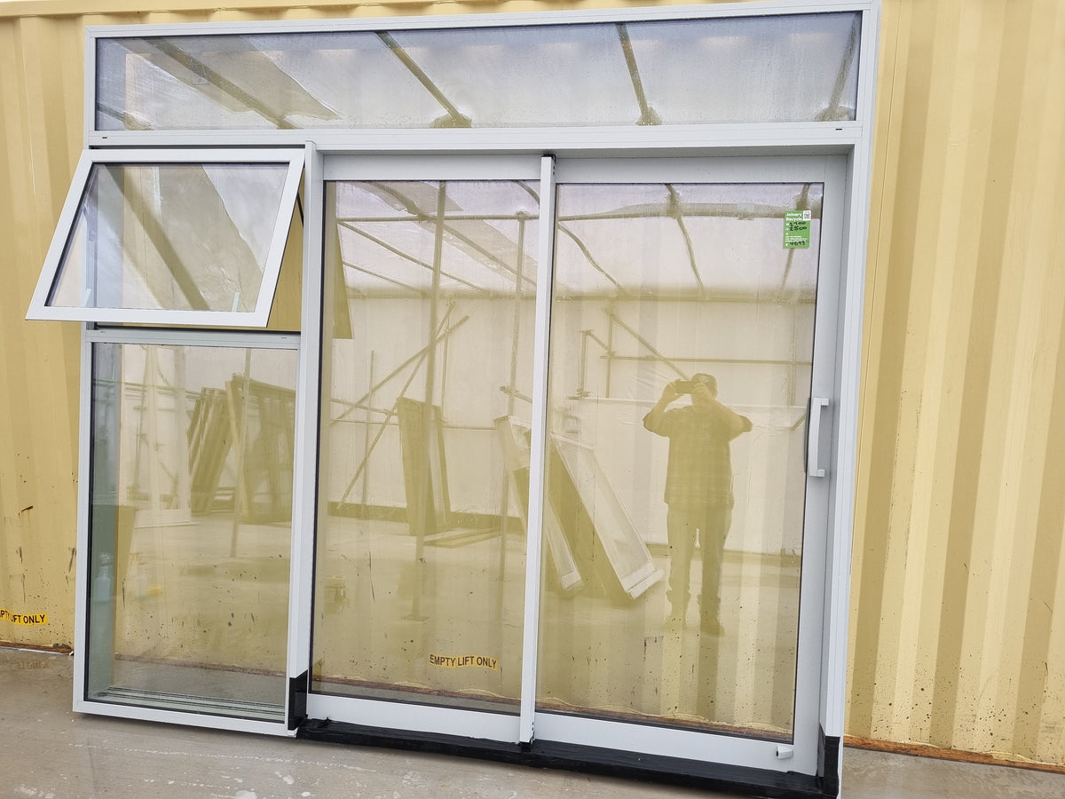 DG STACKER RANCH SLIDER Grey 2700  W x  2500 H [#4693 SF] Joinery Recycle