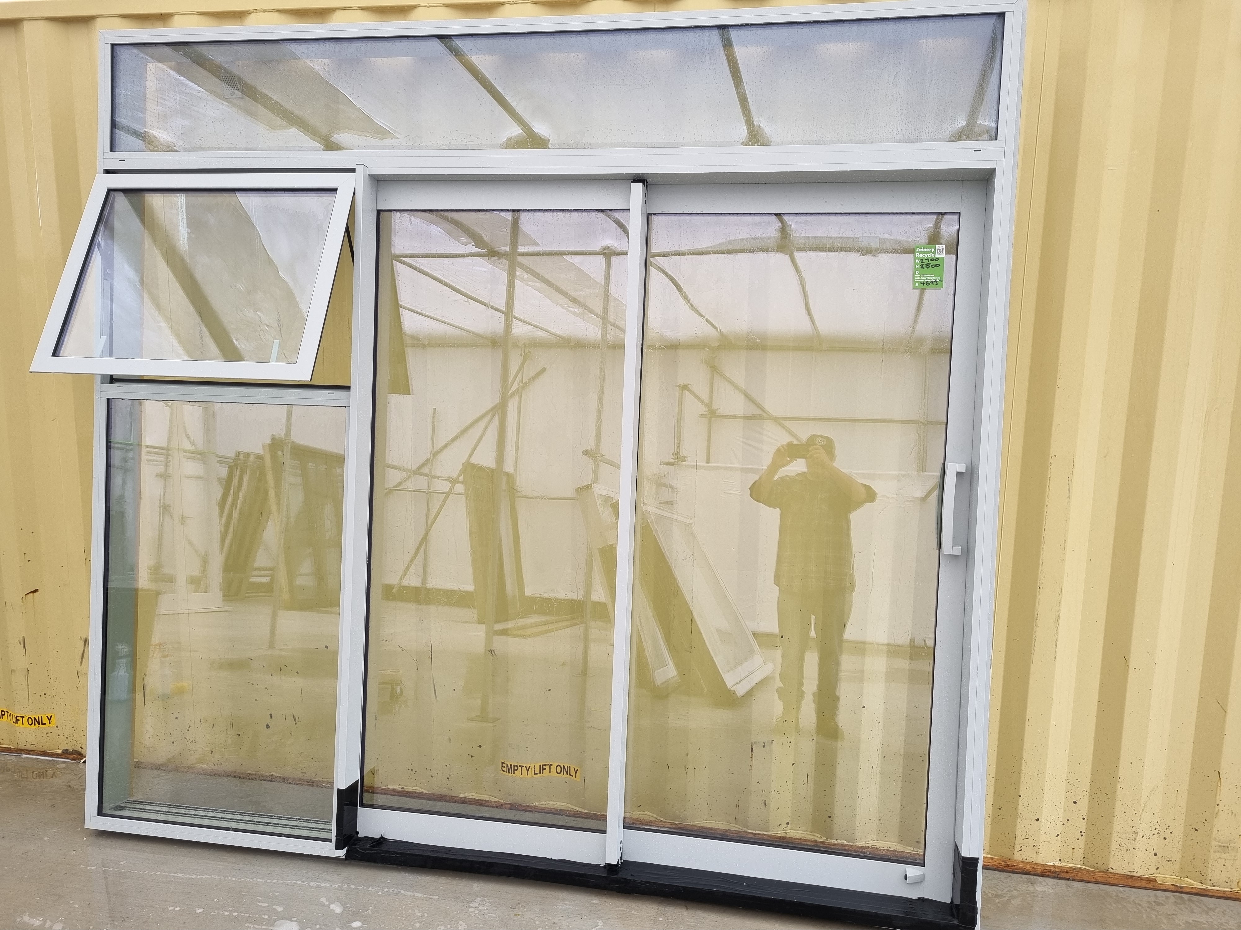 DG STACKER RANCH SLIDER Grey 2700  W x  2500 H [#4693 SF] Joinery Recycle