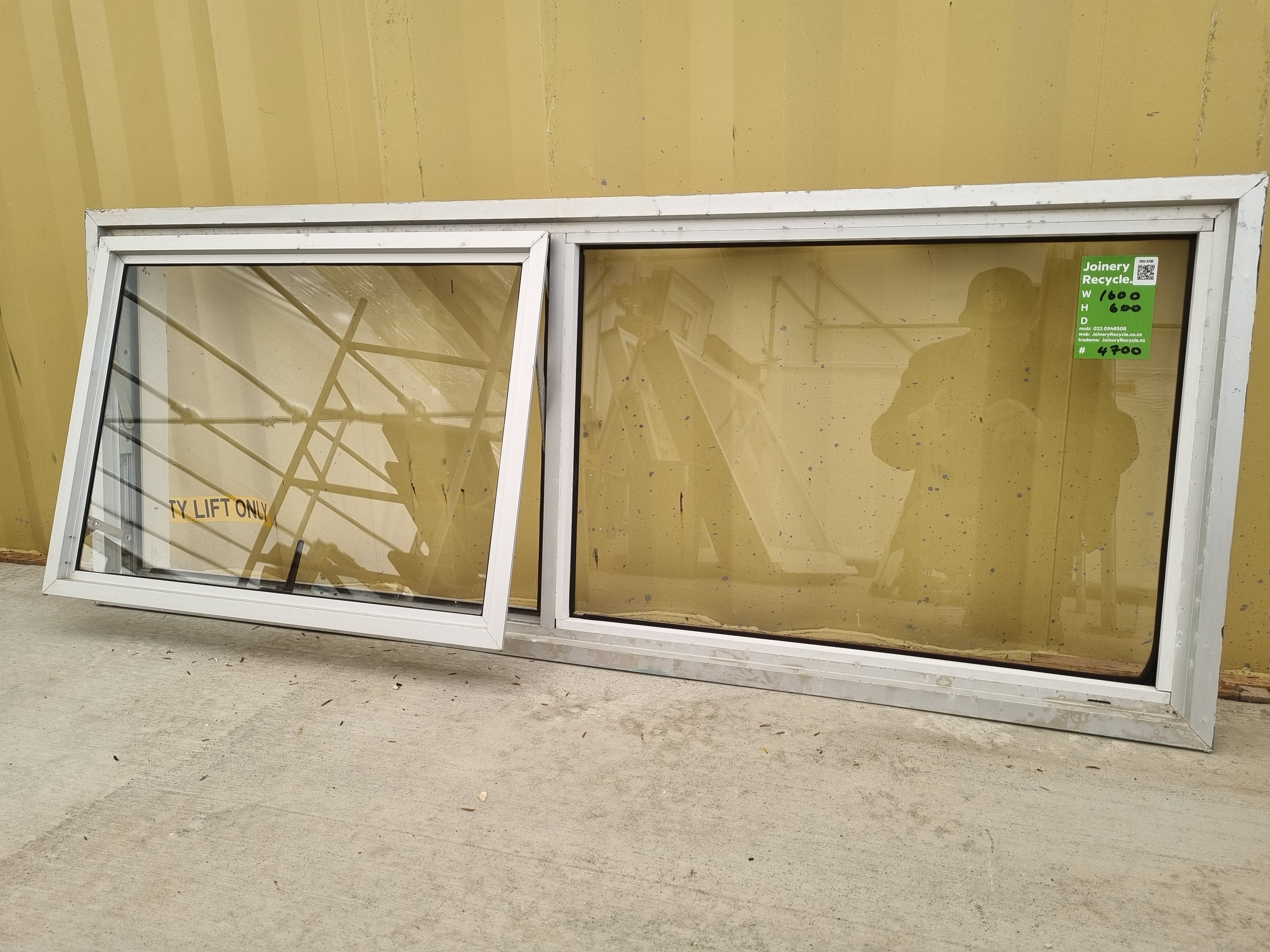 Aluminium Window Silver   1600 W  x 600 H  [#4700] Joinery Recycle