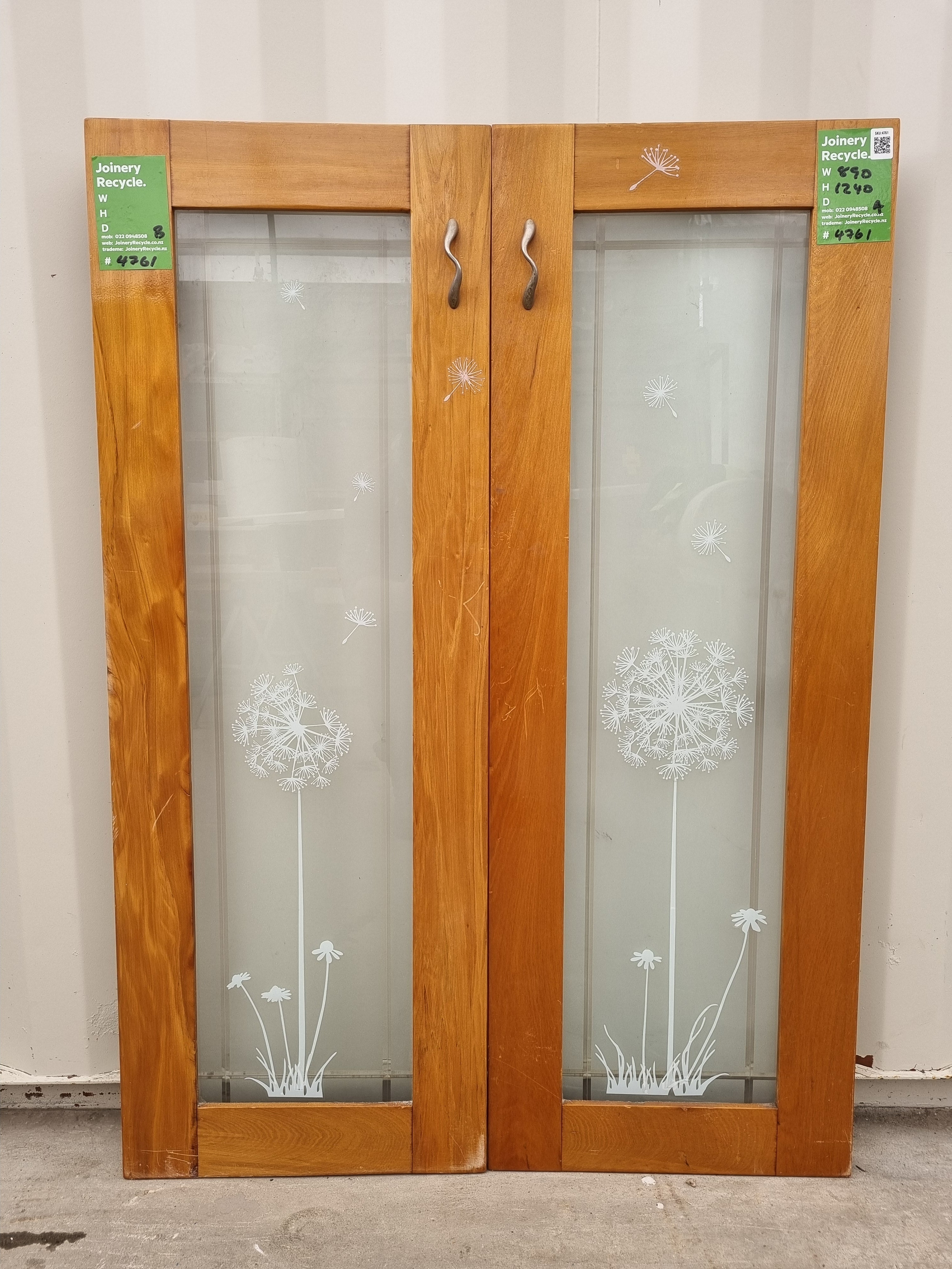 Wooden & Glass Cabinet Doors 890 W x 1240 H [#4761 SF] Joinery Recycle