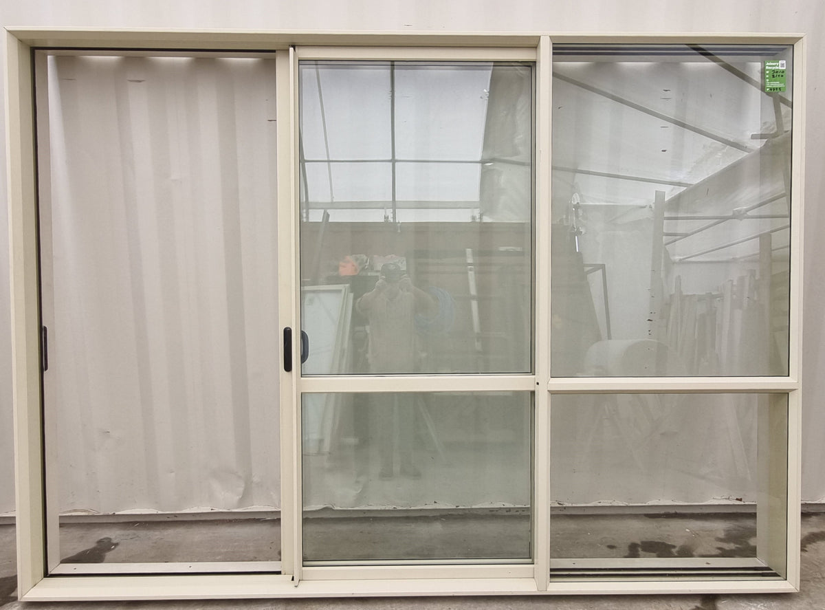 RANCH SLIDER - Cream / Offwhite  3010 W x 2150 H [#4775 SF] Joinery Recycle