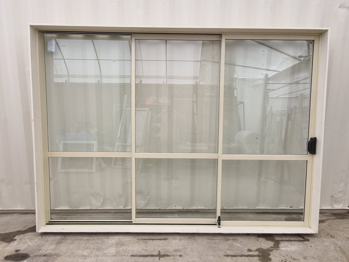 RANCH SLIDER - Cream / Offwhite  3010 W x 2150 H [#4775 SF] Joinery Recycle