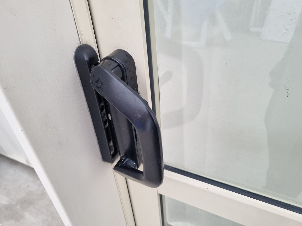 STACKER RANCH SLIDER - Cream / Offwhite  2400 W x  2150 H [#4776 SF] Joinery Recycle