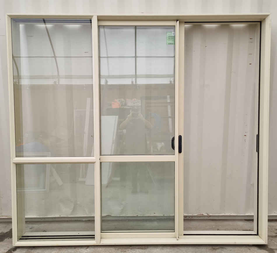 STACKER RANCH SLIDER - Cream / Offwhite  2400 W x  2150 H [#4776 SF] Joinery Recycle