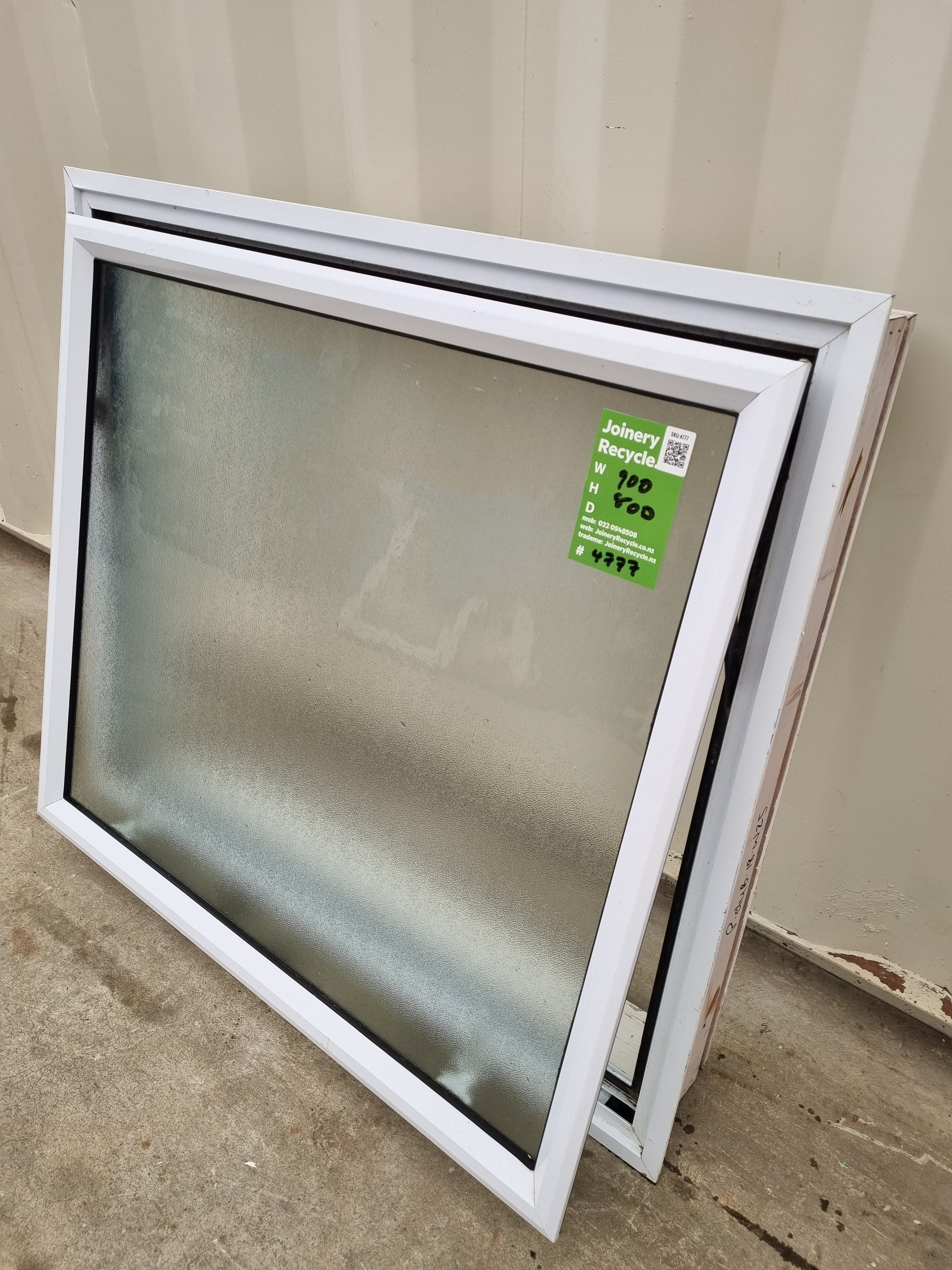 Aluminium BATHROOM White  900 W  x  800 H 