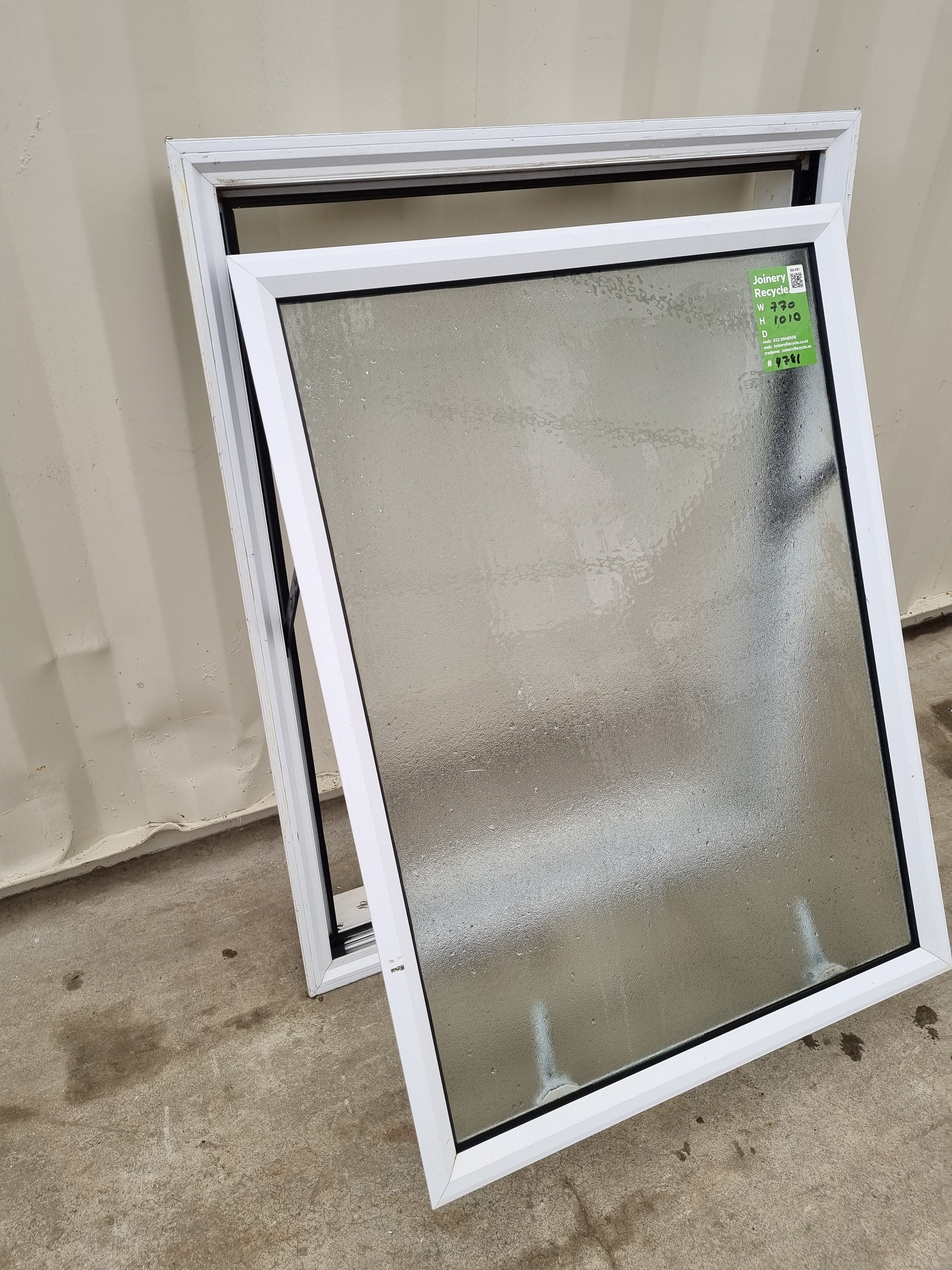 Aluminium BATHROOM Window