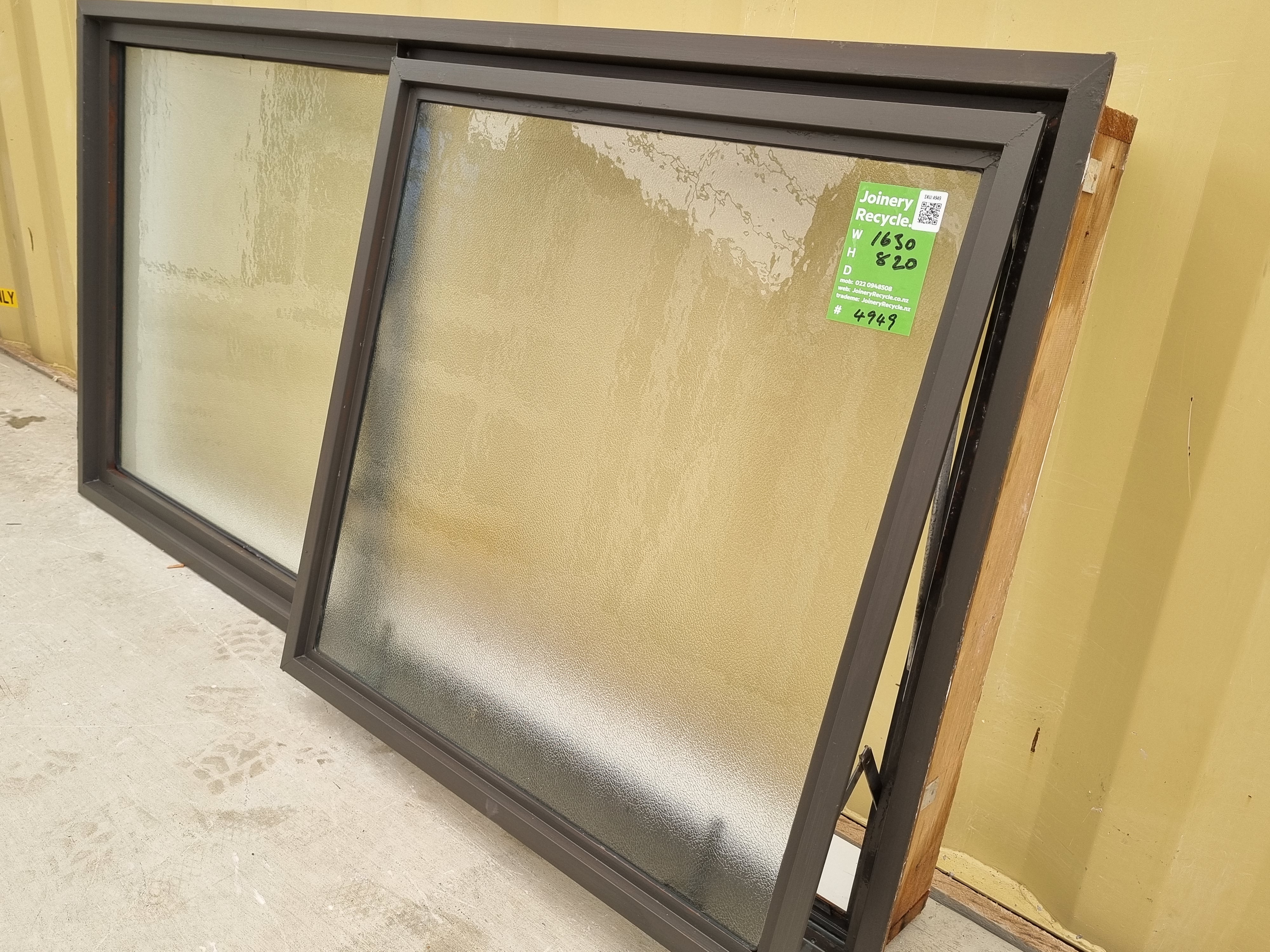 Aluminium Window Ironsand 1630 W  x 820 H with opaque glass
