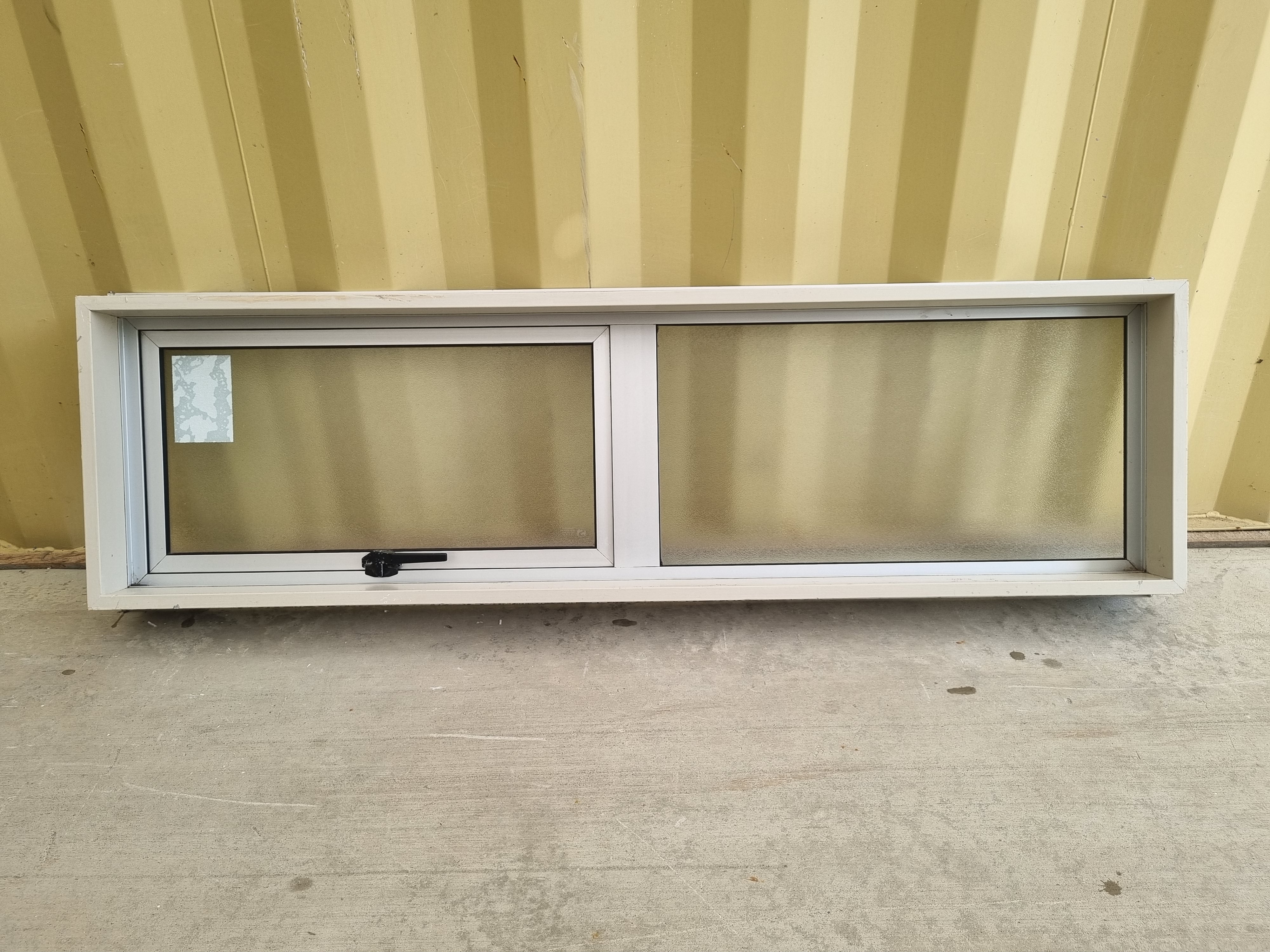 Aluminium Window Silver   1400 W  x 400 H [#5020] Joinery Recycle