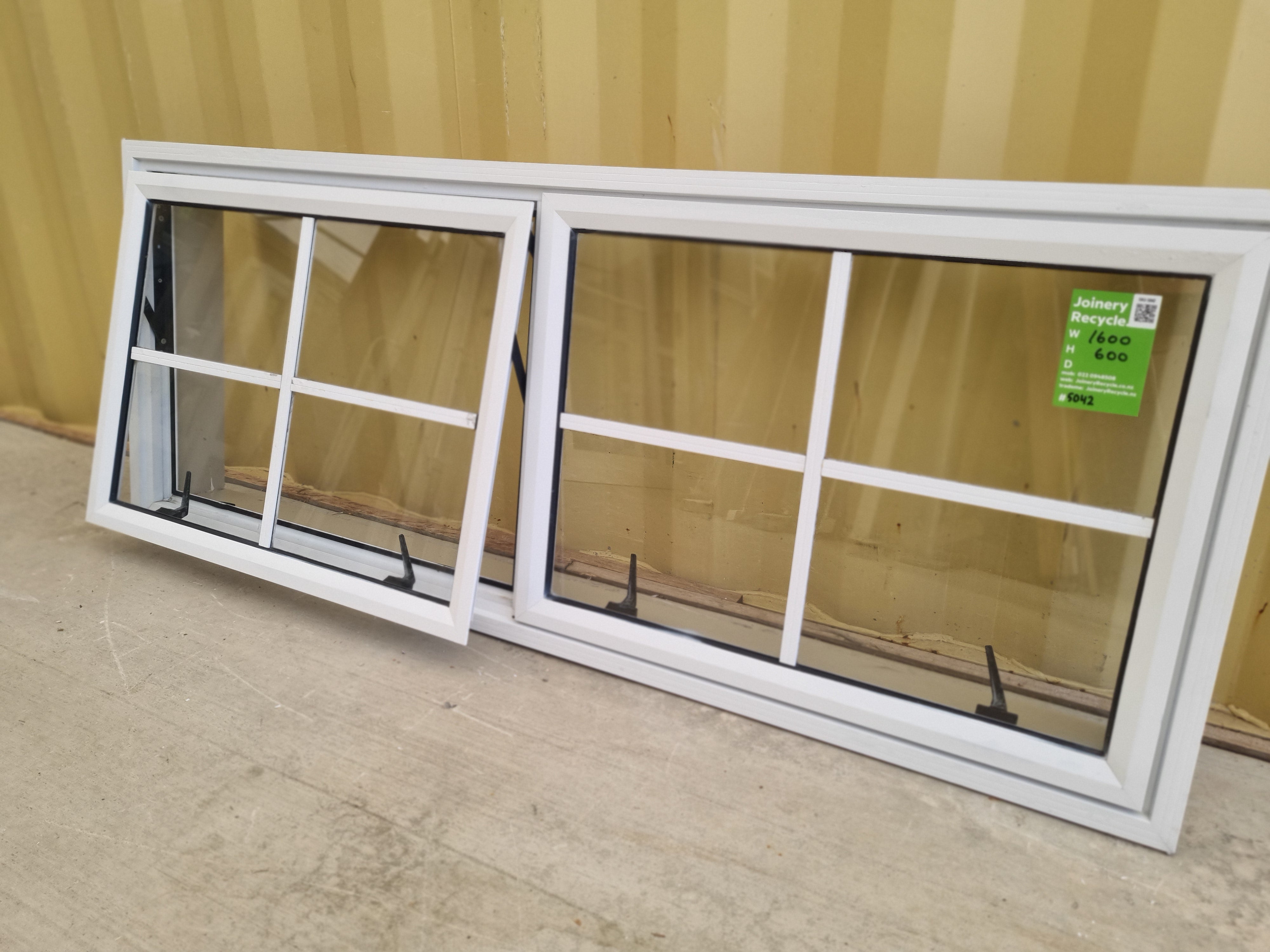 Colonial Aluminium Window White   1600 W  x 600  H  [#5042] Joinery Recycle