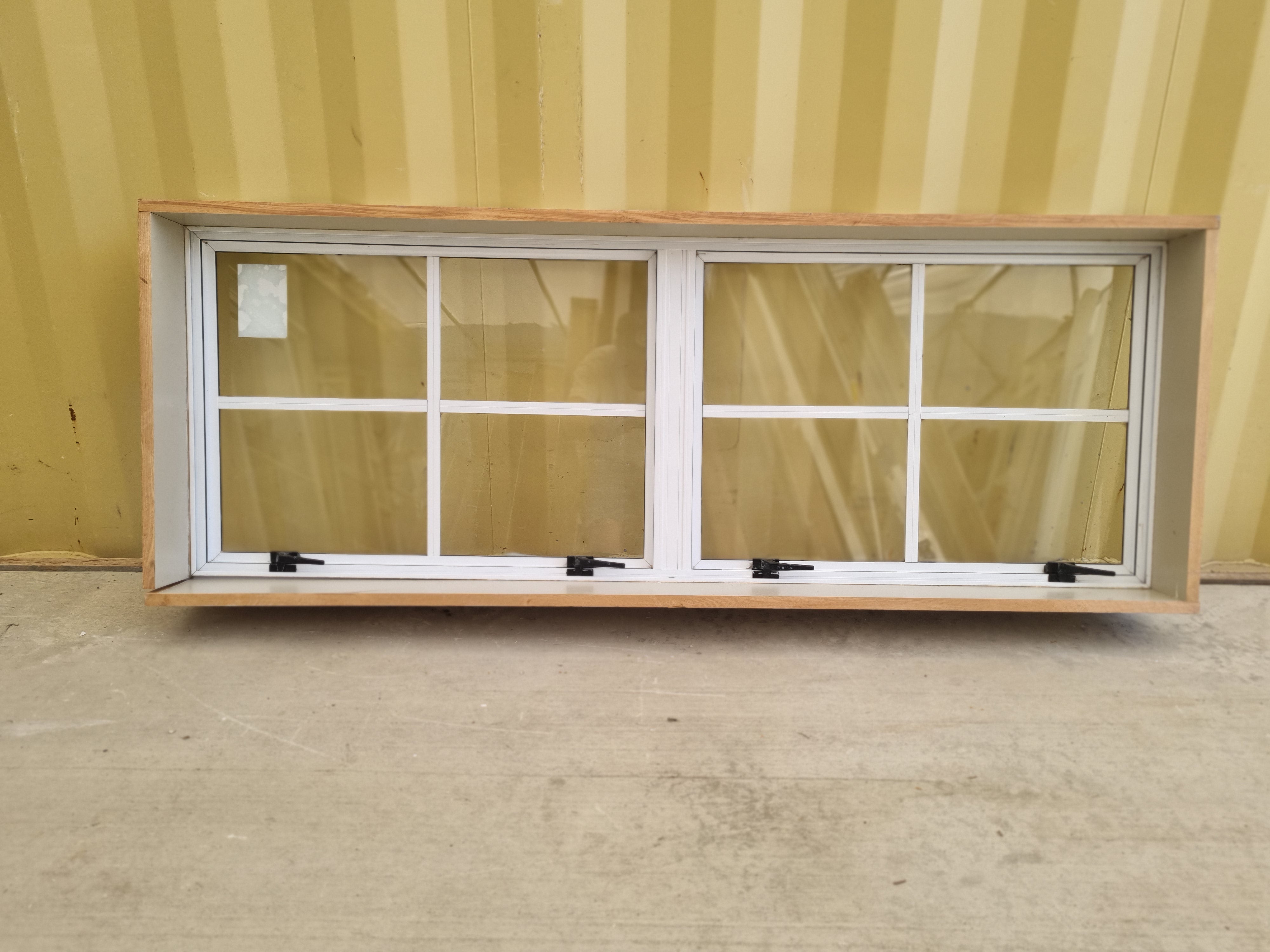 Colonial Aluminium Window White   1600 W  x 600  H  [#5042] Joinery Recycle
