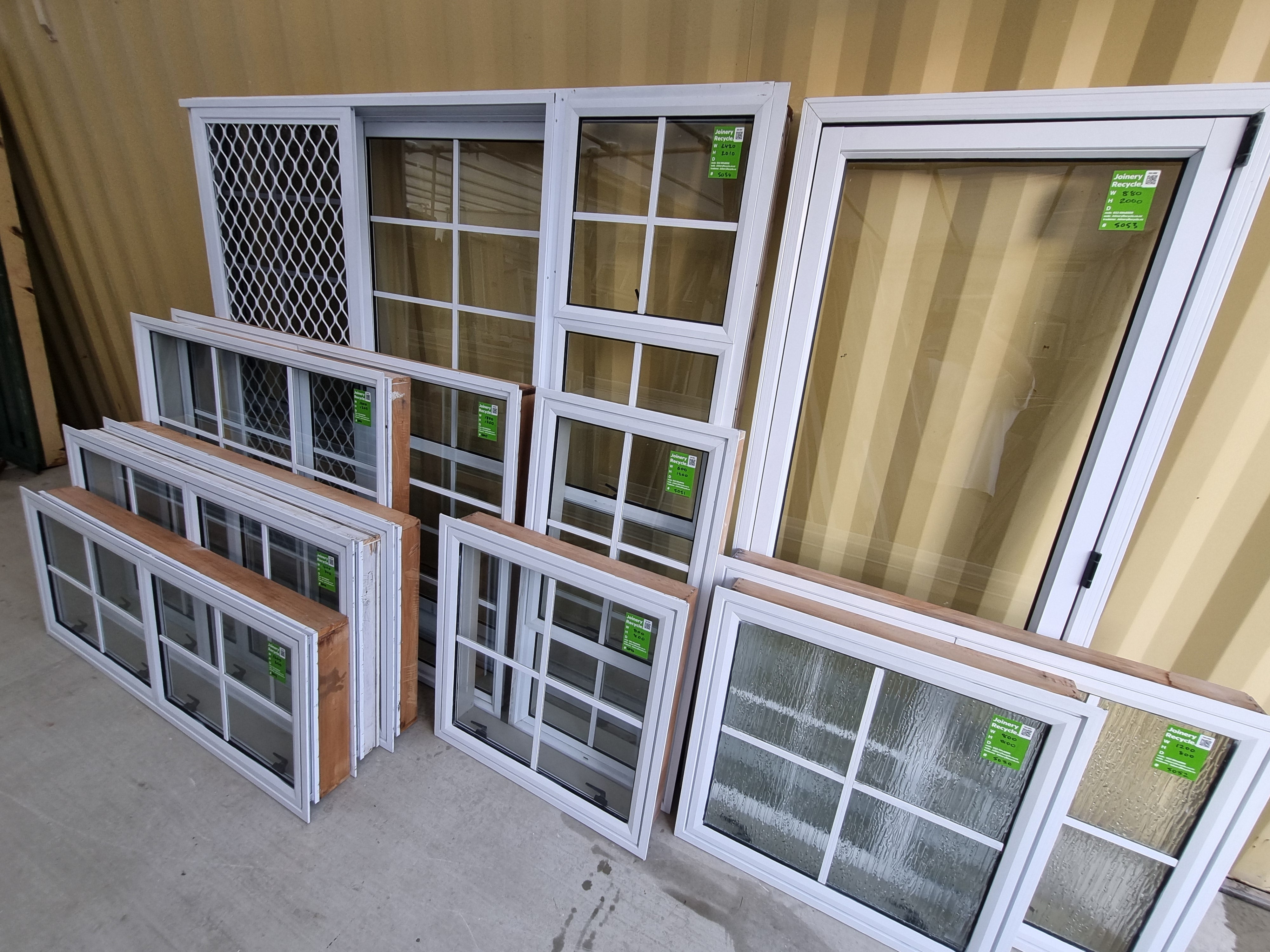 HOUSE LOT ALUMINIUM JOINERY - WHITE  [#BLK 0057 SF] Joinery Recycle