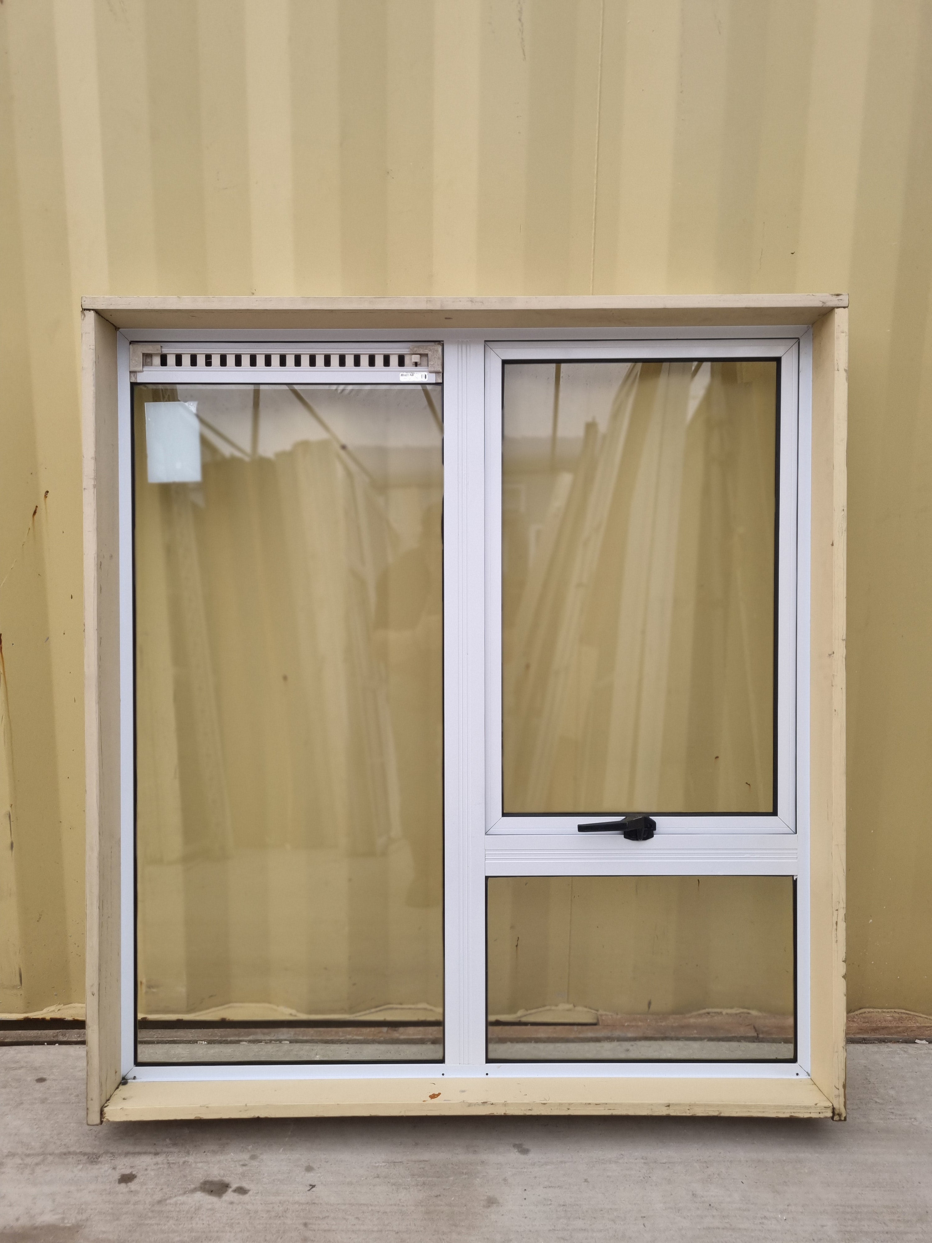 Aluminium Window White  1060 W  x 1150 H  [#4571-01] Joinery Recycle