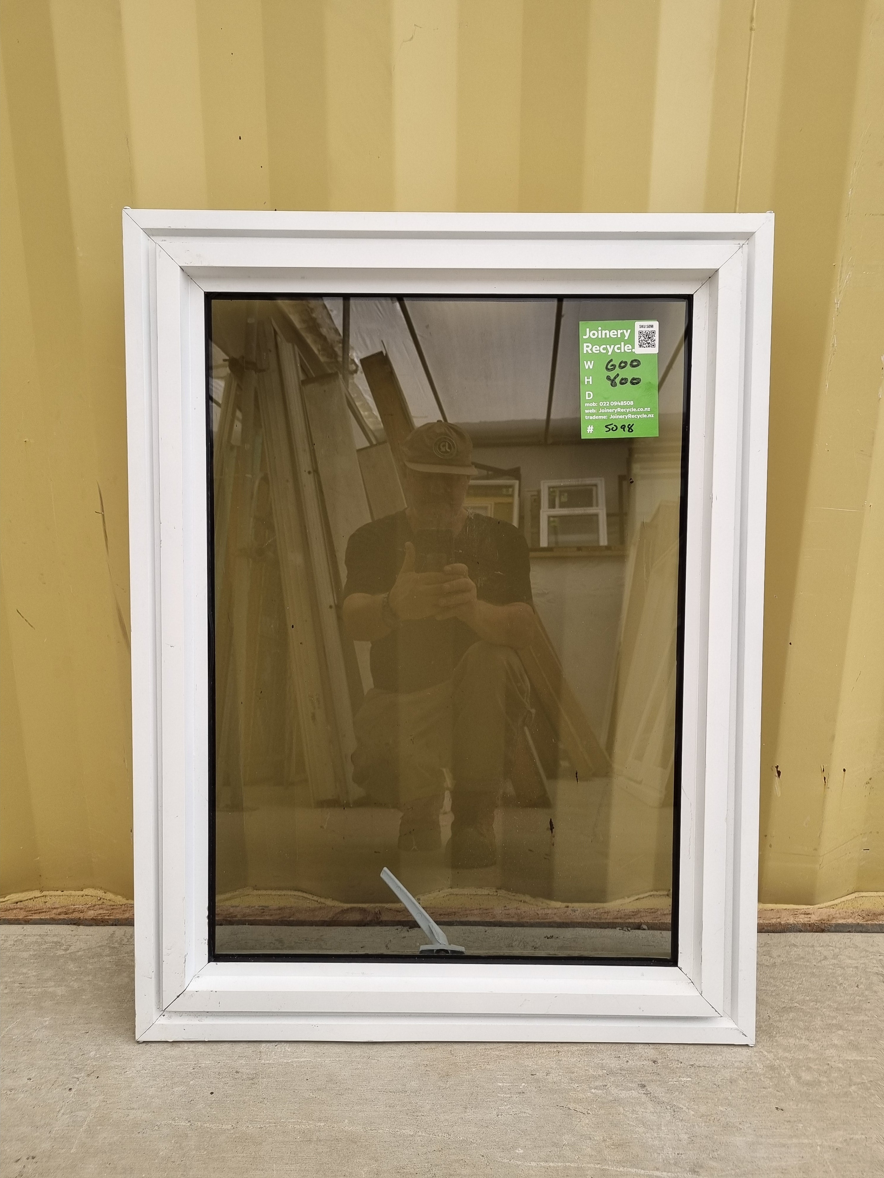 Aluminium Window White  600 W  x 800  H  [#5098] Joinery Recycle