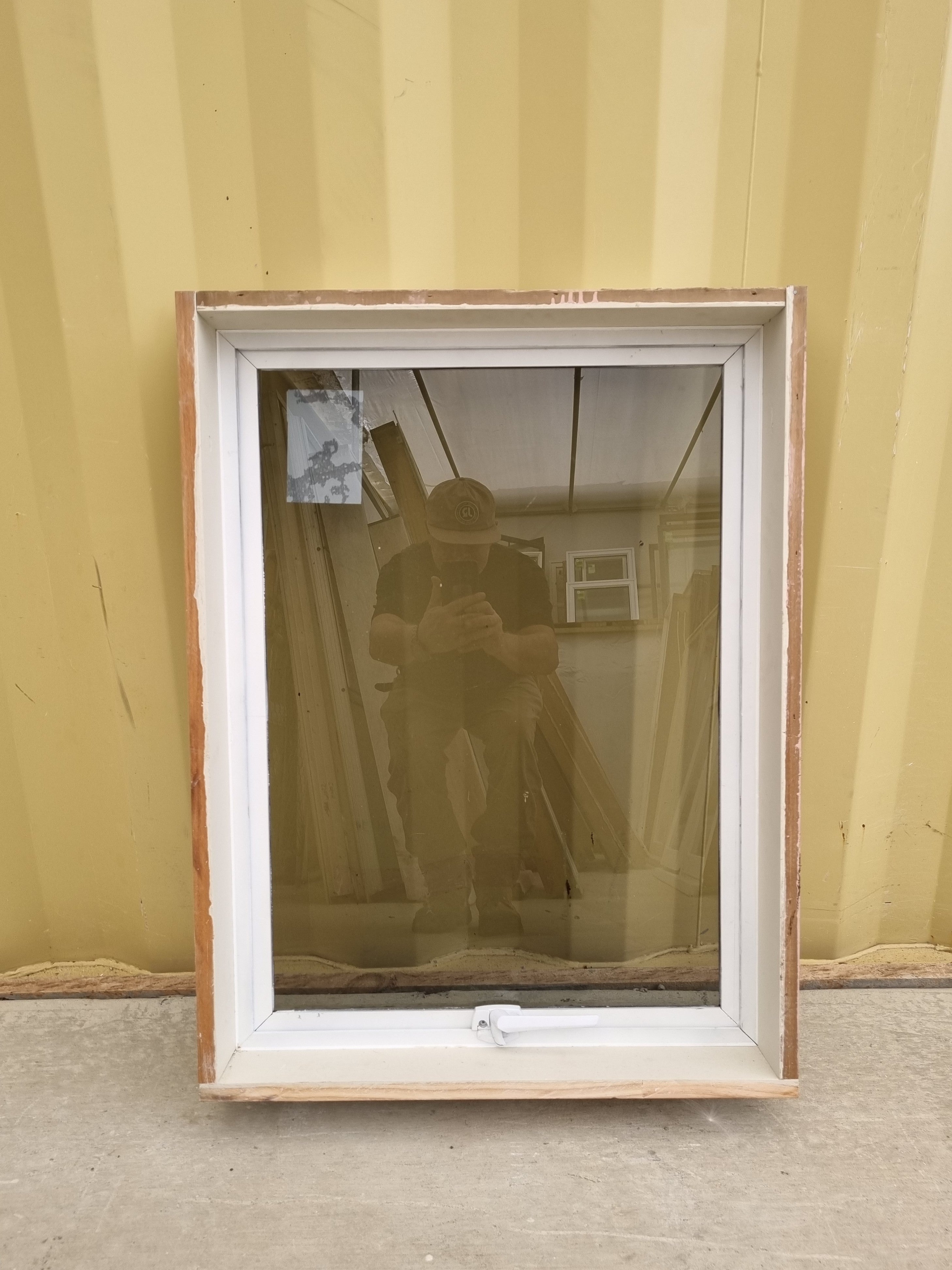 Aluminium Window White  600 W  x 800  H  [#5098] Joinery Recycle
