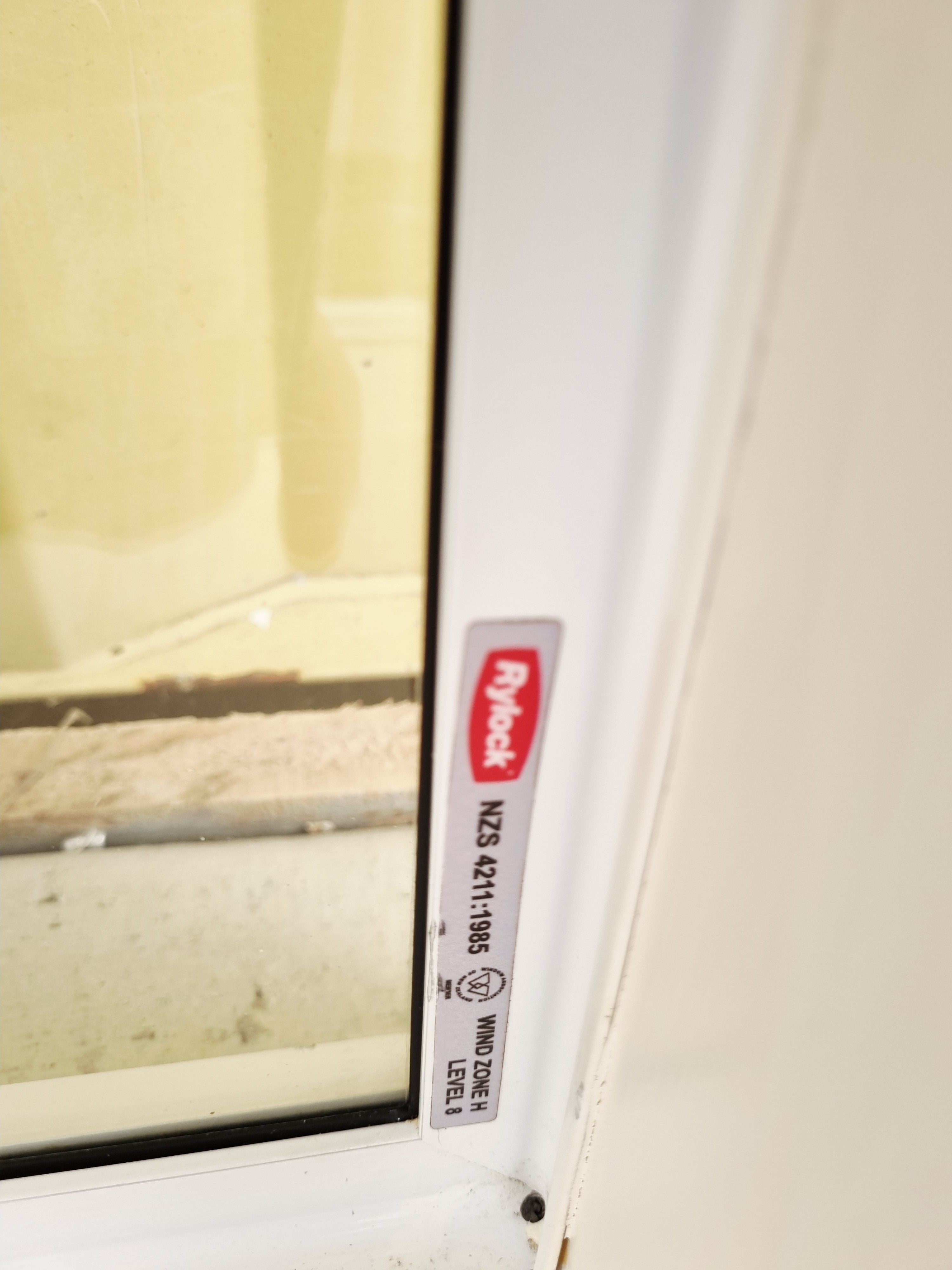 Aluminium Window White  1470 W  x  560 H  [#5099] Joinery Recycle
