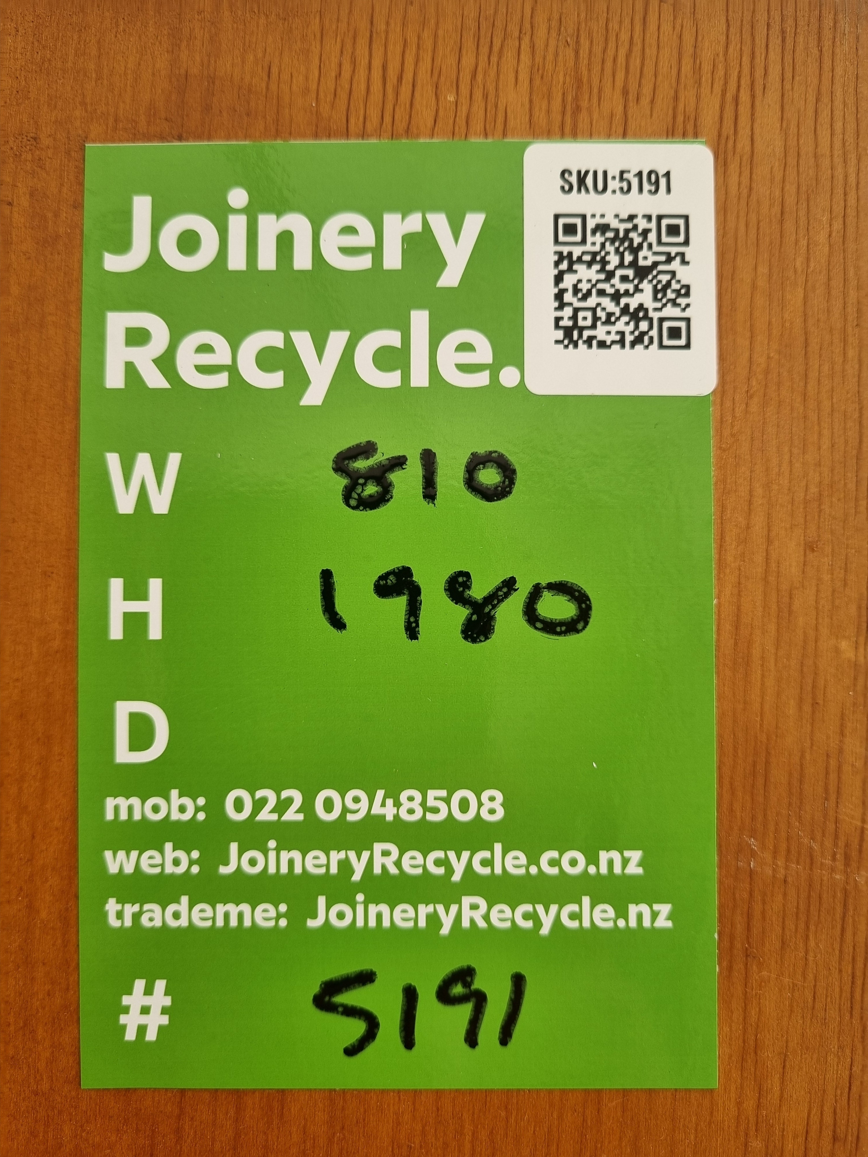 Internal Sliding Door - RIMU Veneer -  810 W  x  1980 H [#5191 SF] Joinery Recycle