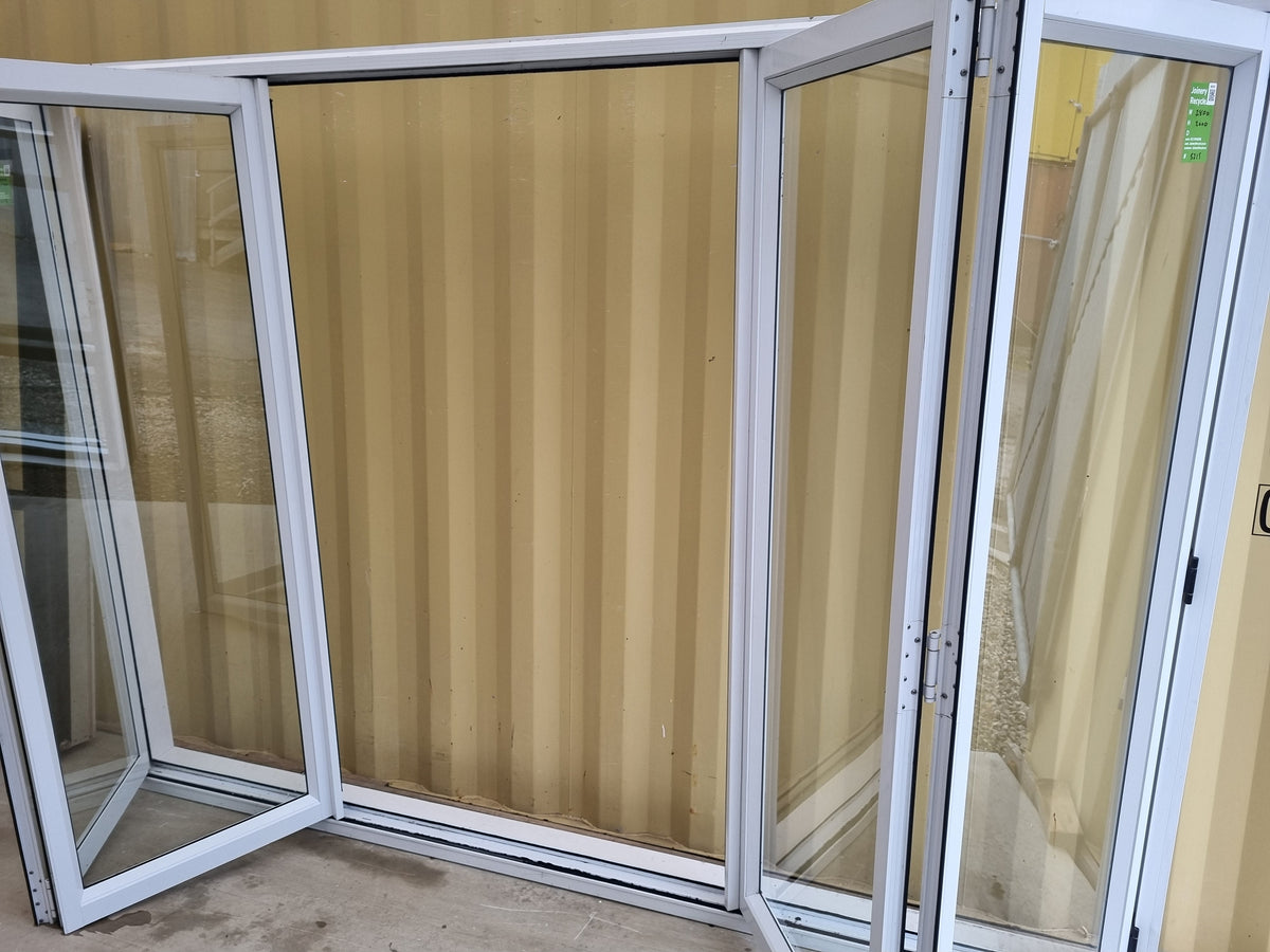 Aluminium Bifold Door White 2800 W x 2000 H [#5215 SF] Joinery Recycle