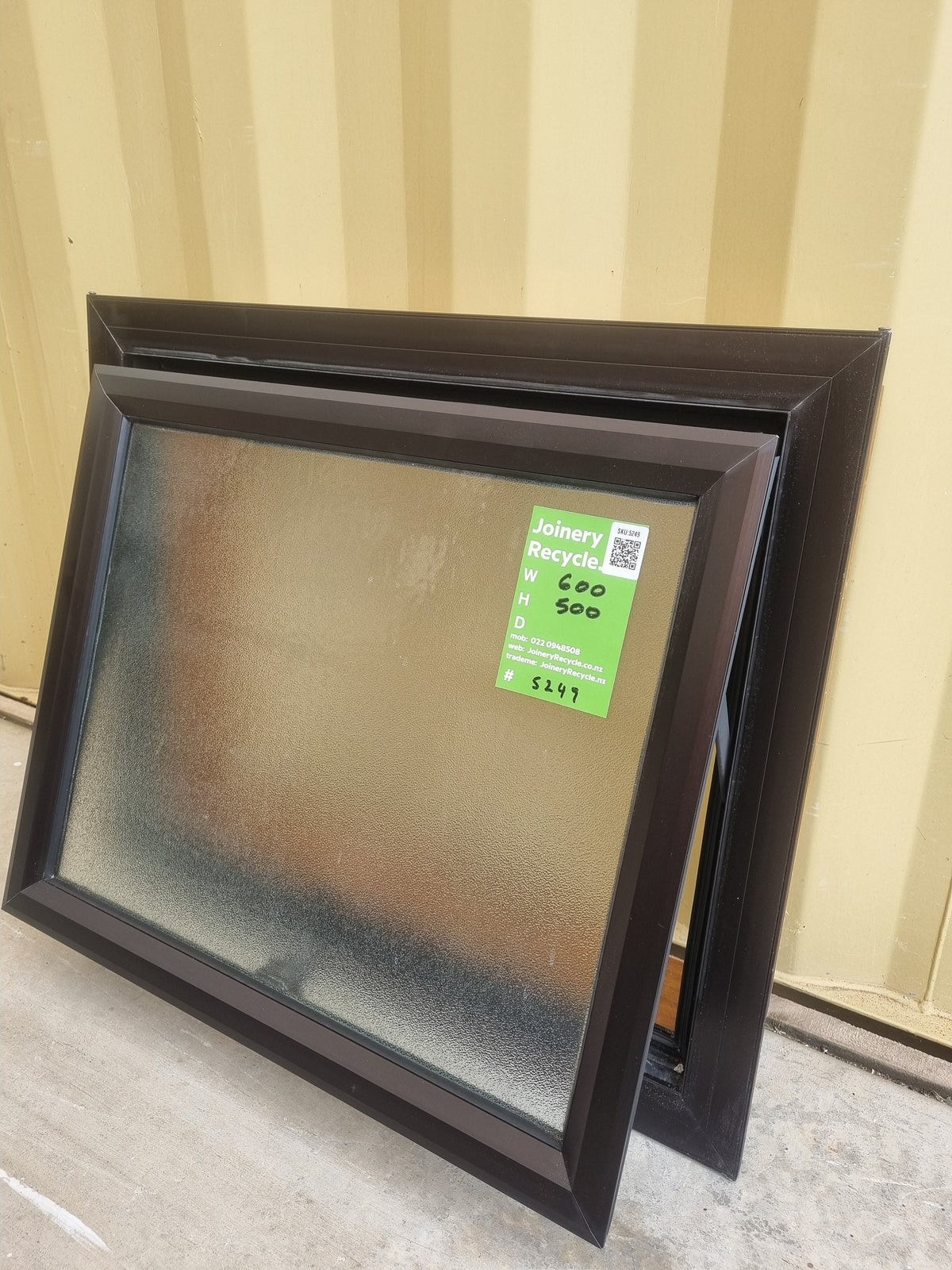 Aluminium Window Brown 600 W  x 500 H [#5249 SF] Joinery Recycle