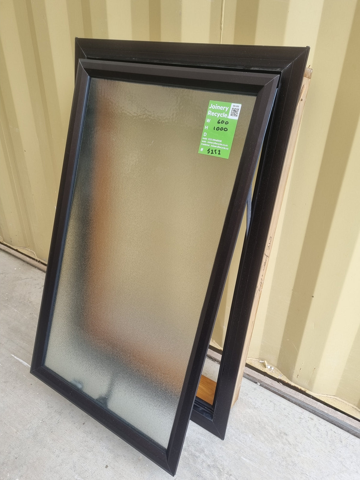 Aluminium Window Brown 600 W  x 1000 H [#5252 SF] Joinery Recycle