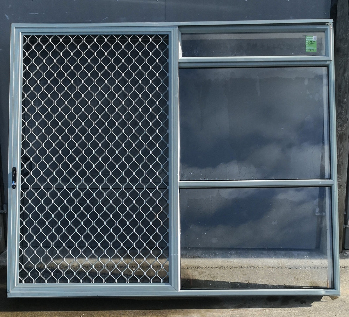 RANCH SLIDER Green  2400 W x  2000 H [#4606 SF] Joinery Recycle