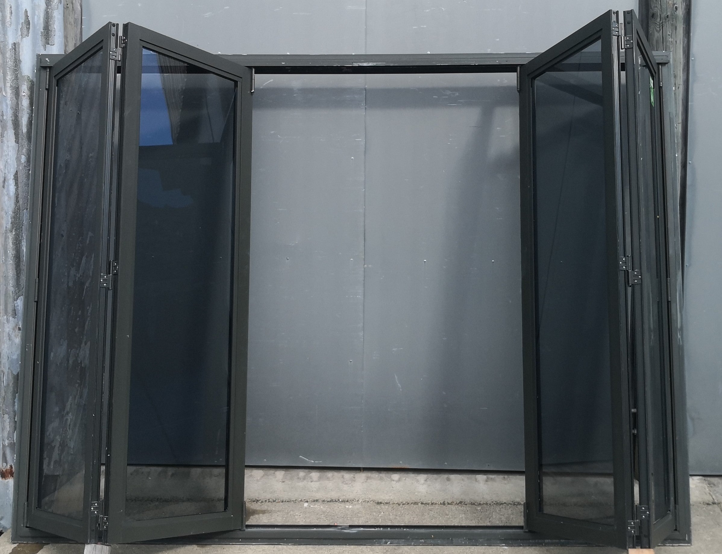 Aluminium Bifold Door  2860 W x 2140 H [#4608  SF] Joinery Recycle